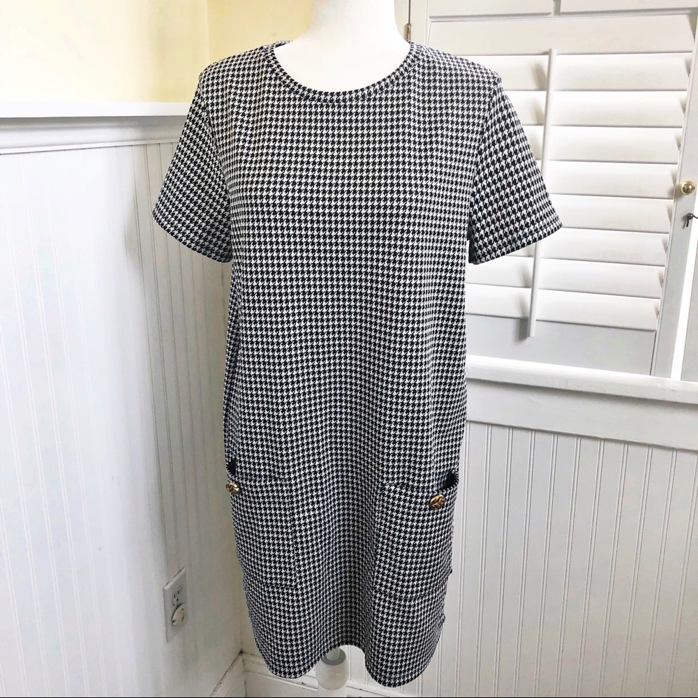Zara Black and White Houndstooth Short Sleeve Shift Dress